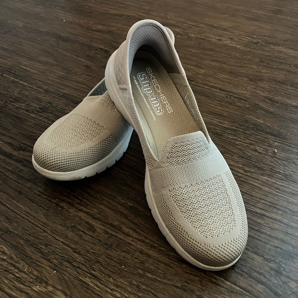 Skechers Slip-Ins - Size 9.5 - image 1